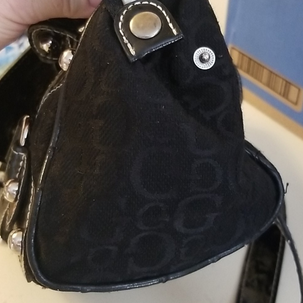 Guess purse - Picture 15 of 16
